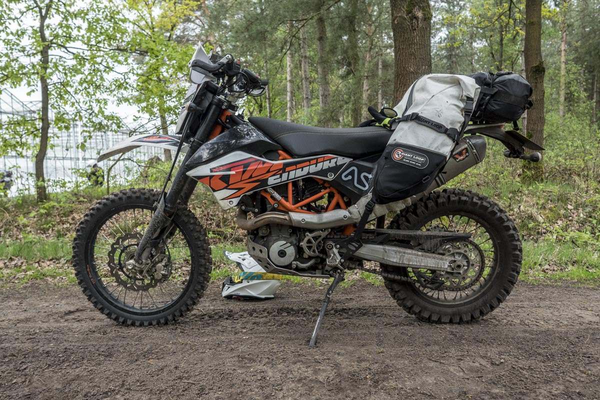 Vends  Giant Loop Coyote  (baggagerie moto) Coyote-on-690